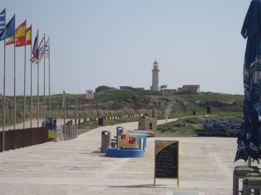 A Stone'S Throw From Everything Paphos 外观 照片