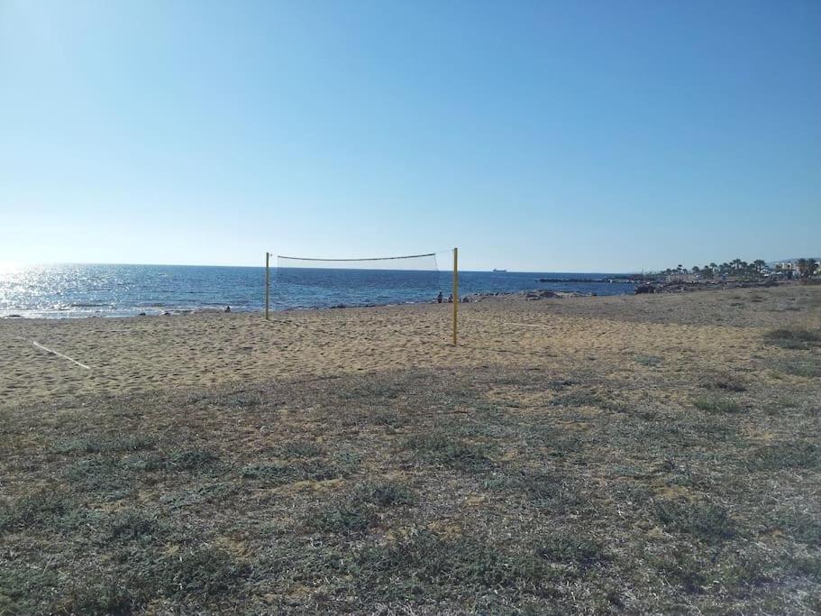 A Stone'S Throw From Everything Paphos 外观 照片