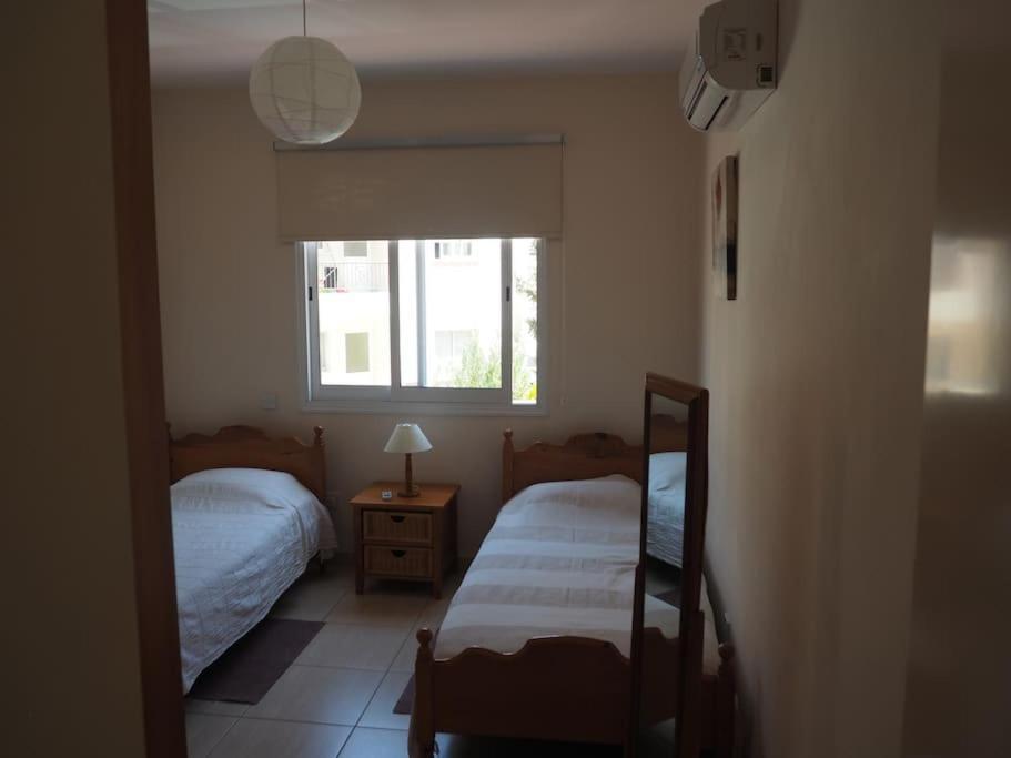 A Stone'S Throw From Everything Paphos 外观 照片